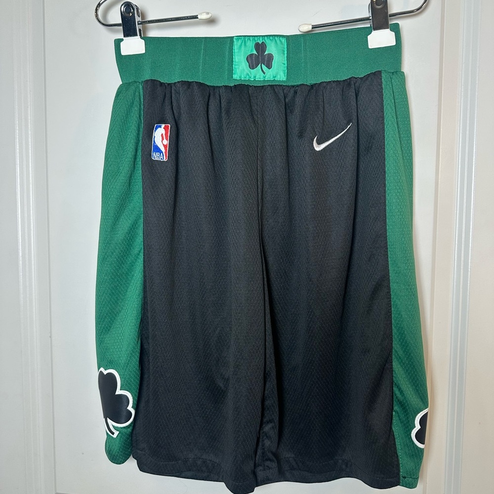 Nike Boston Celtics Statement Edition Swingman Shamrock Black & Green Shorts,M/L
